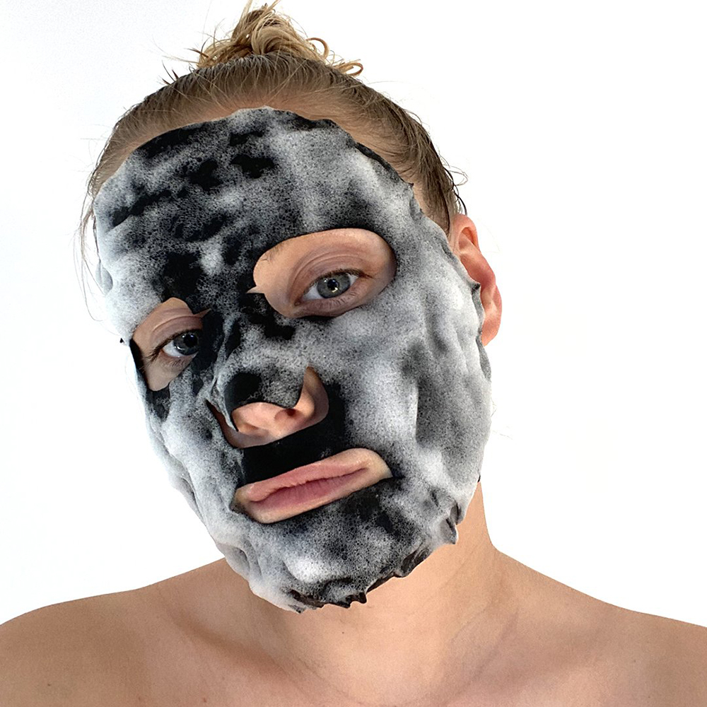 BeautyPro Detoxifying Bubbling Cleansing Sheet Masker met geactiveerde houtskool